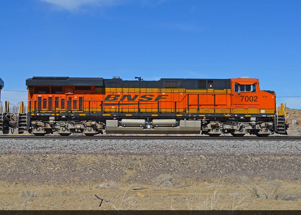 BNSF 7002